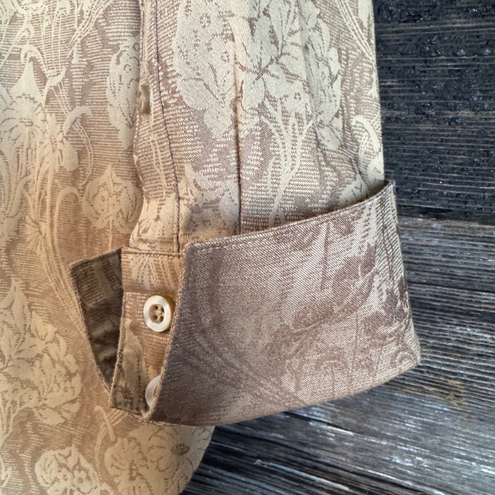 Chico's No Iron Chic Stretch Floral‎ Damask Shirt Tan - Picture 8 of 14
